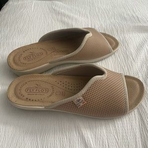 Fly Flot mesh anti-shock sandals - size 8